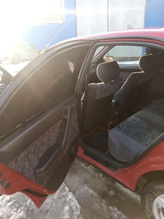 Карина е тойота седан 95 1.8 об