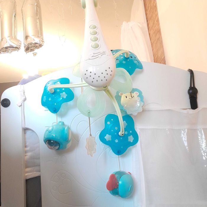 Музикална въртележка за бебешка кошара Baby Mix