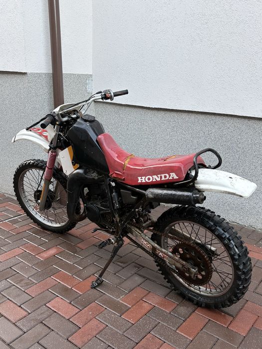 Vând Honda CR 125 cm cubi 2 timpi