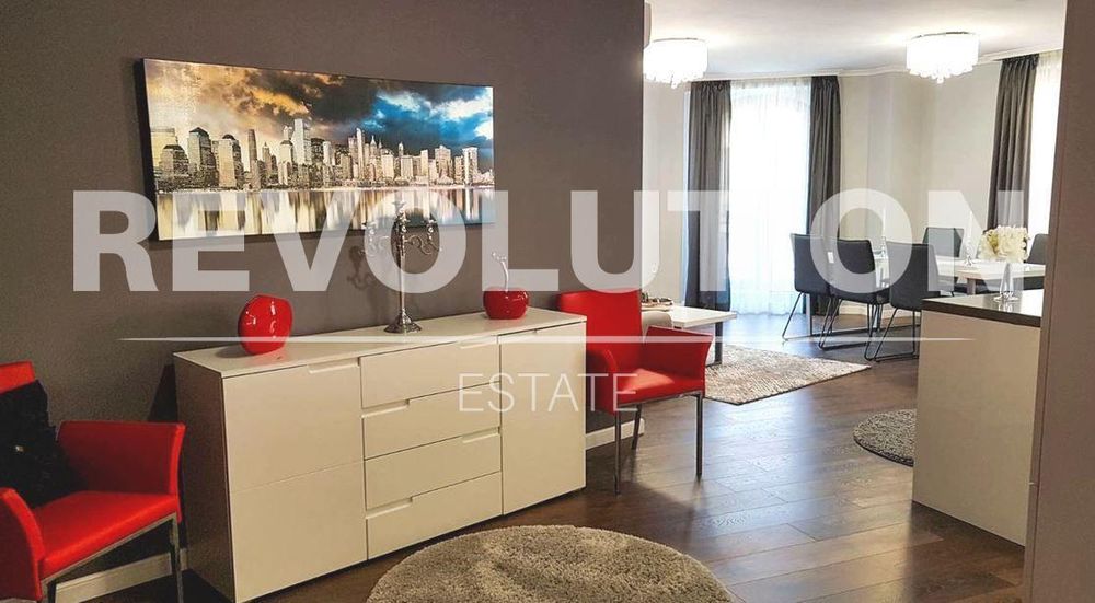 Тристаен апартамент в района на Център!