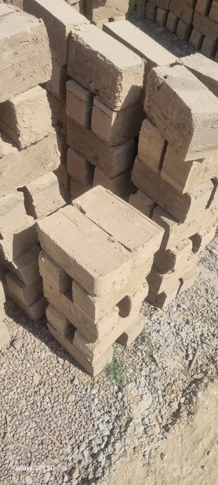 G'isht aparati sotiladi, soatiga 1000 dona chiqaradi.