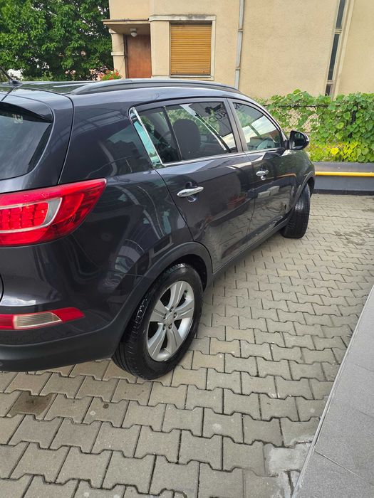 KIA Sportage 2011 — imagine 2