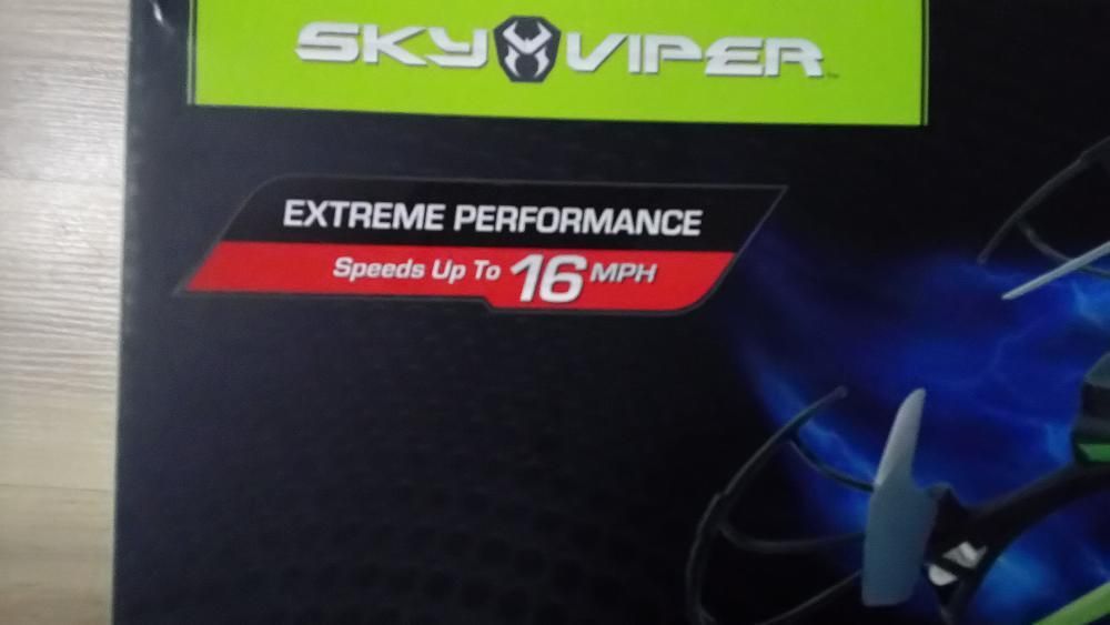 ДРОН- Sky Viper s670 Stunt Drone - 2.4 GHz Черен / Зелен - НОВ!