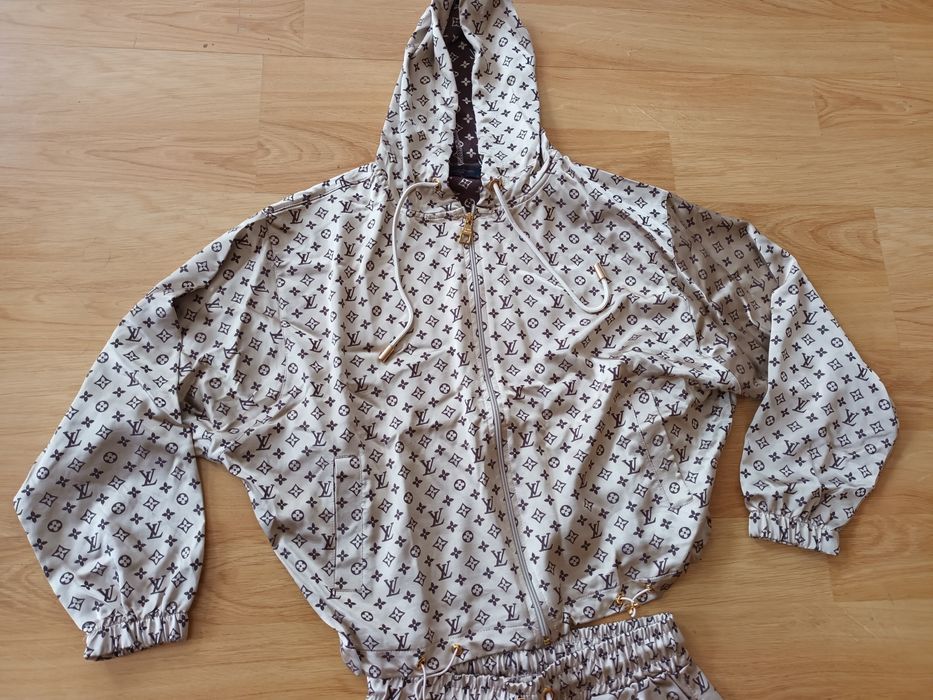 Hermès LV Burberry Balmain екипи