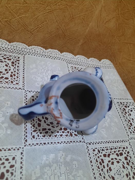 Статуэтка " Скоморох с куклой",  Бронницкий ФЗ "Возрождение". Фарфор,