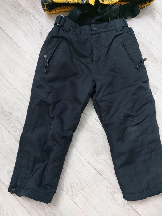 Продам комбинезон с курткой, зимний