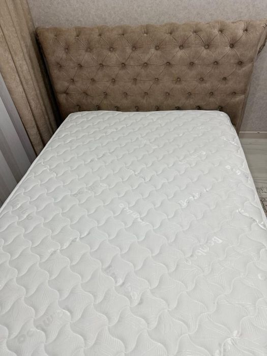 Кровать в спальню