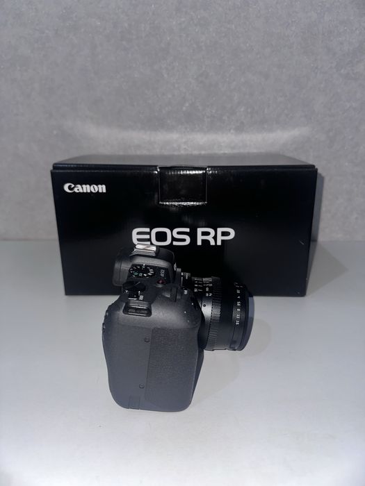 Продаю камеру Canon RP