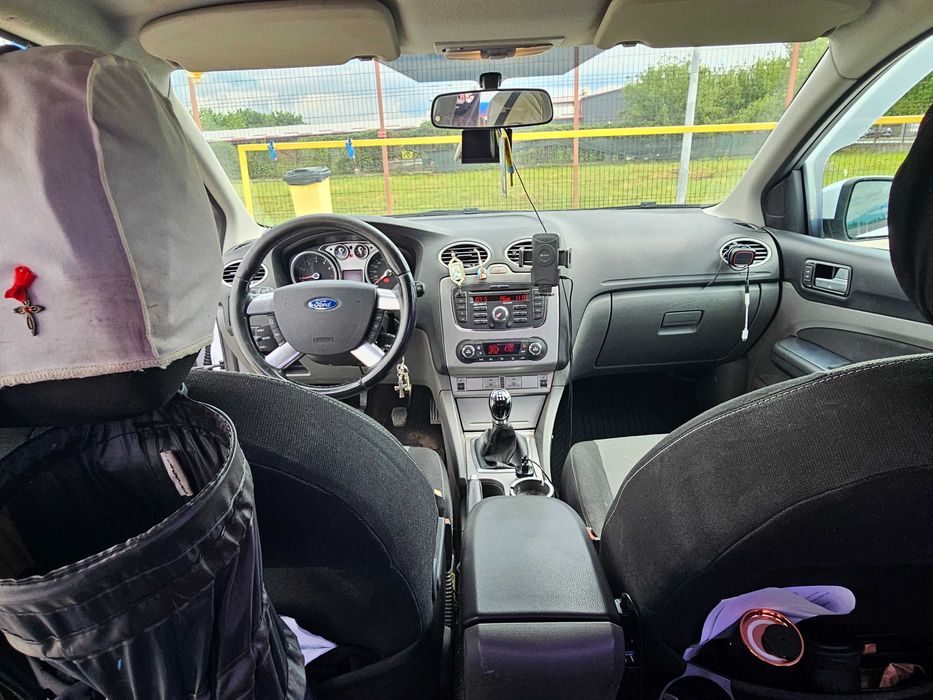 Vand Ford Focus benzina 1.6 100CP