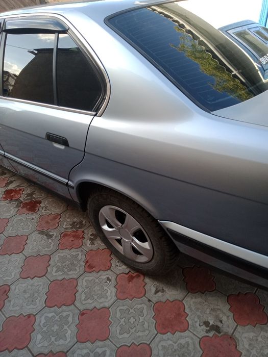 Продаю автомобиль БМВ е34