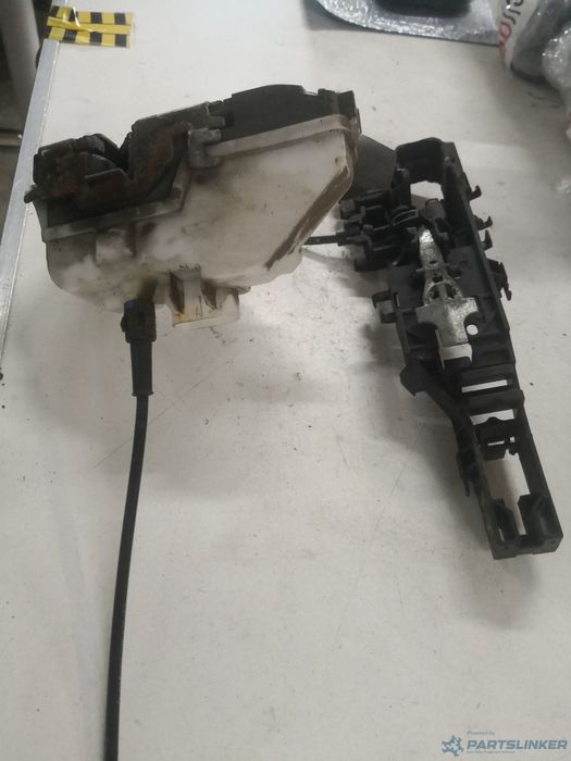 Broasca Usa Stanga Fata Renault Megane Ii (Bm0/1_, Cm0/1_) [ 2001 - 20