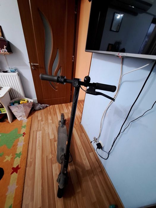 Vand trotineta electrica xiaomi.