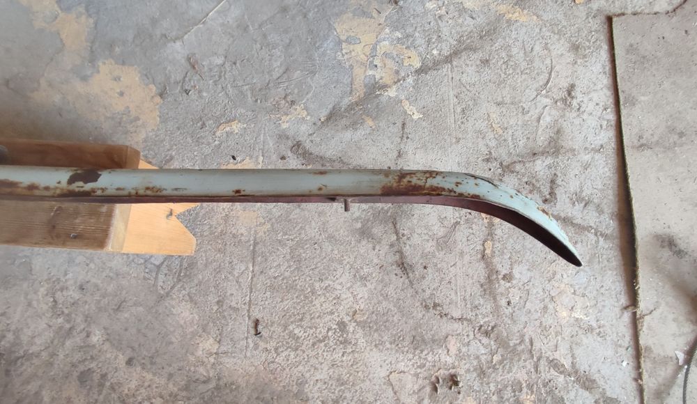 Редкий.Передний  бампер. Ретро автомобили.