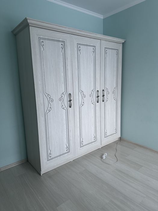 Продам шкаф в спальную