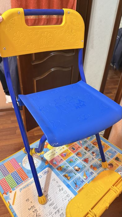 Детский стол со стульчиком