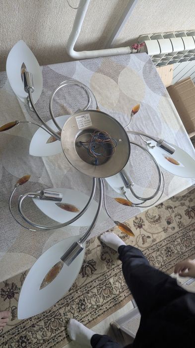 Продам люстру в хорошем состоянии