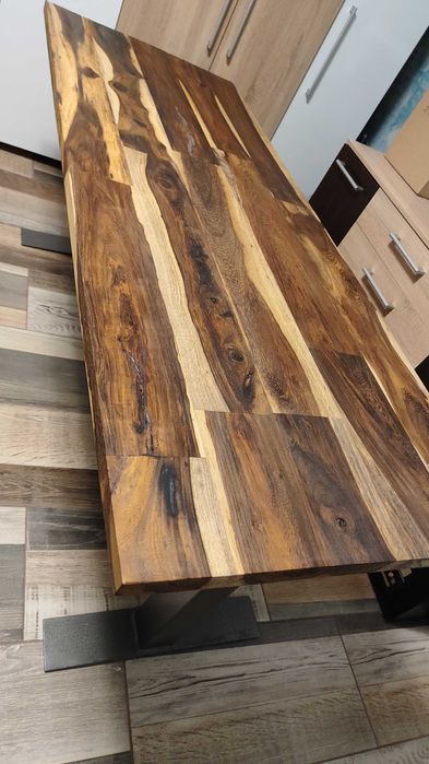 Масивна всекидневна маса