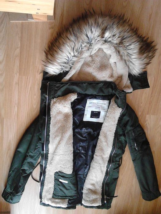 Geacă damă îmblănită Bershka măr. S-M, de iarnă, preț neg. sau schimb