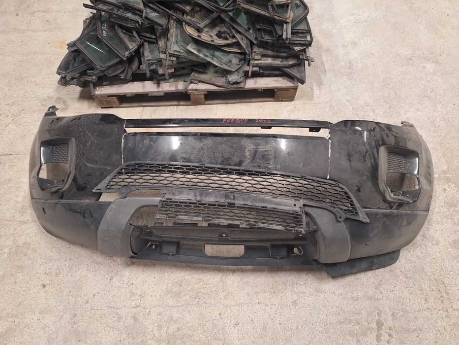 Предна броня Със Забележки Range Rover Evoque /Рейндж Ровър Евок 2013г