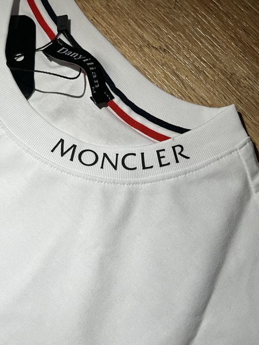 Продам футболку с барсеткой