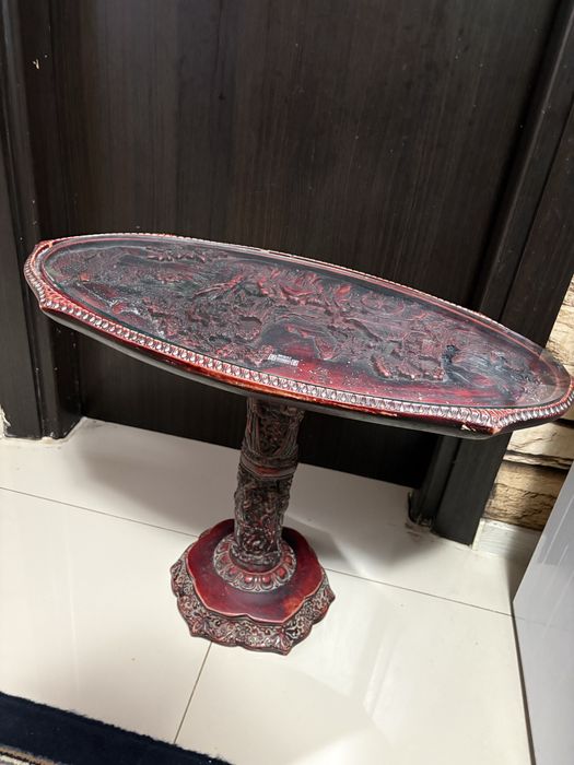 Masa vintage cu model