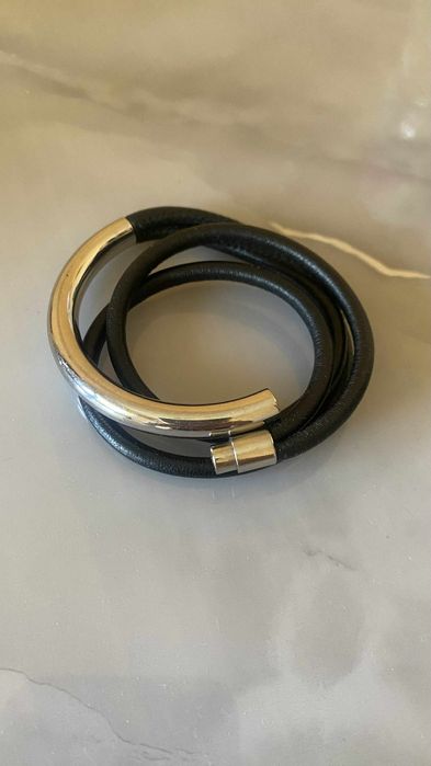 Стоманена гривна с кожени елементи