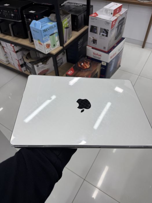 Mac Book pro m3 14 inch