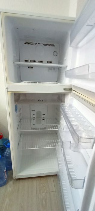 Холодильник , продаю