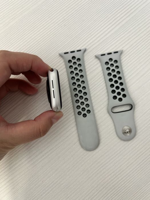 Продаю Apple Watch Nike SE