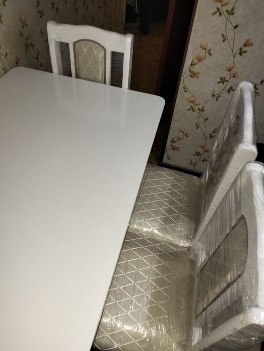 Продам стол со стульями