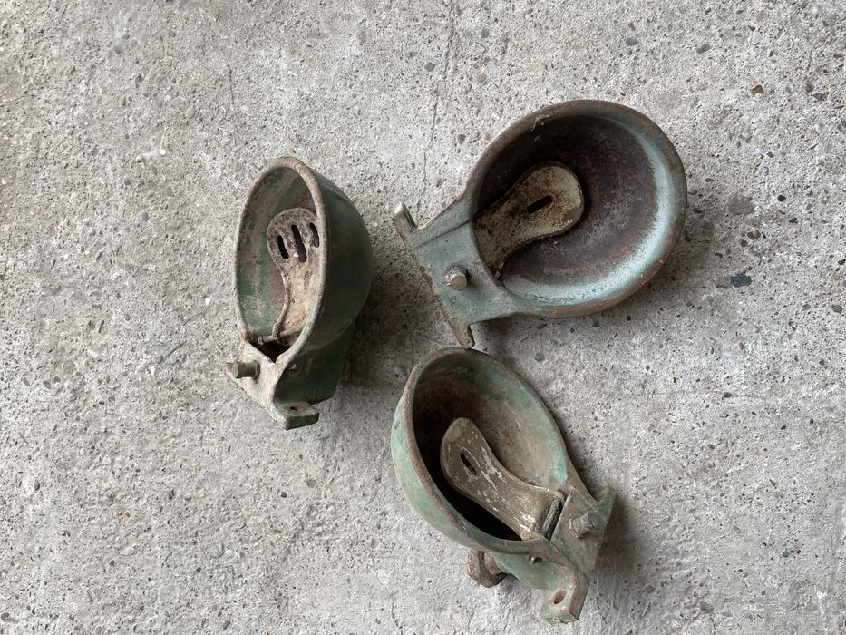 Set 3 Adăpători Automate din Fontă pentru Animale (Vaci, Cai, Porci)