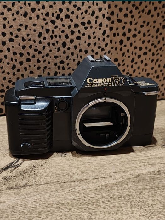 De vânzare aparat foto pe fim Canon T70 SLR