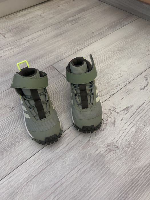 Детски обувки адидас