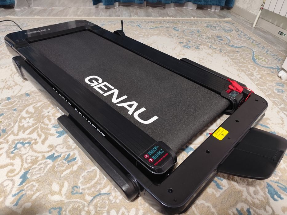 Продам беговую дорожку Genau