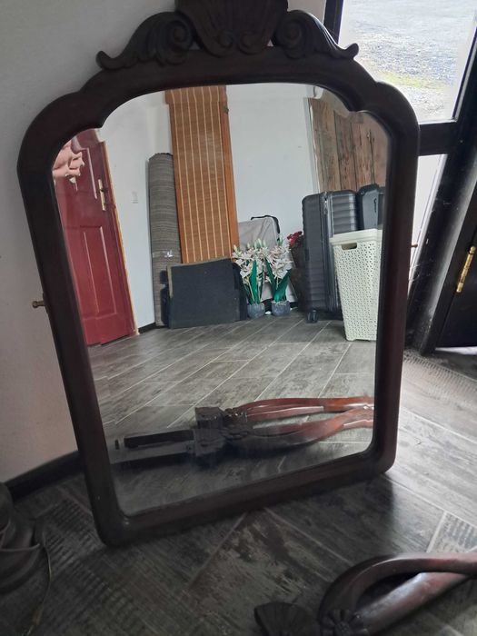 oglinda cu rama din lemn masiv ,vintage