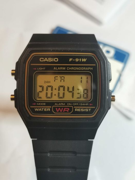 ръчен часовник Casio F-91WG(9QDF)