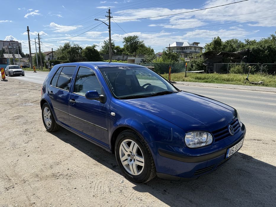VOLKSWAGEN Golf 2002