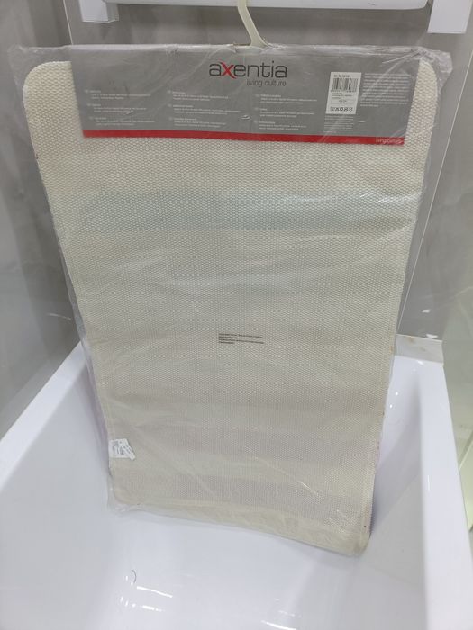 Продам новые коврики 50х80 см