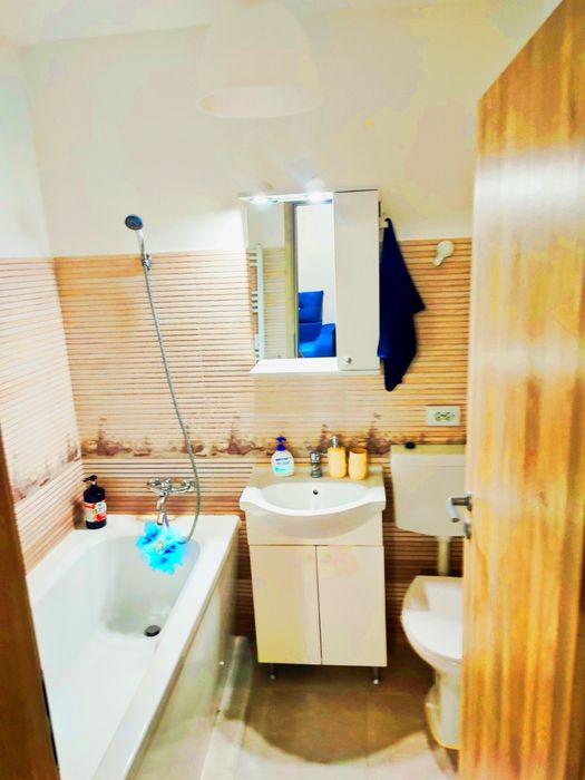 Inchiriez apartament cu 2 camere