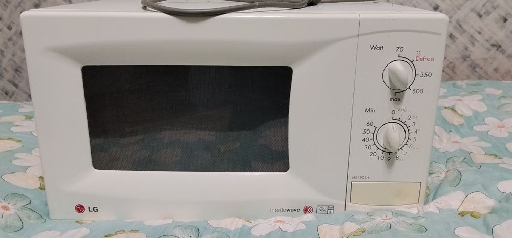 Продам микроволновую печь Lg
