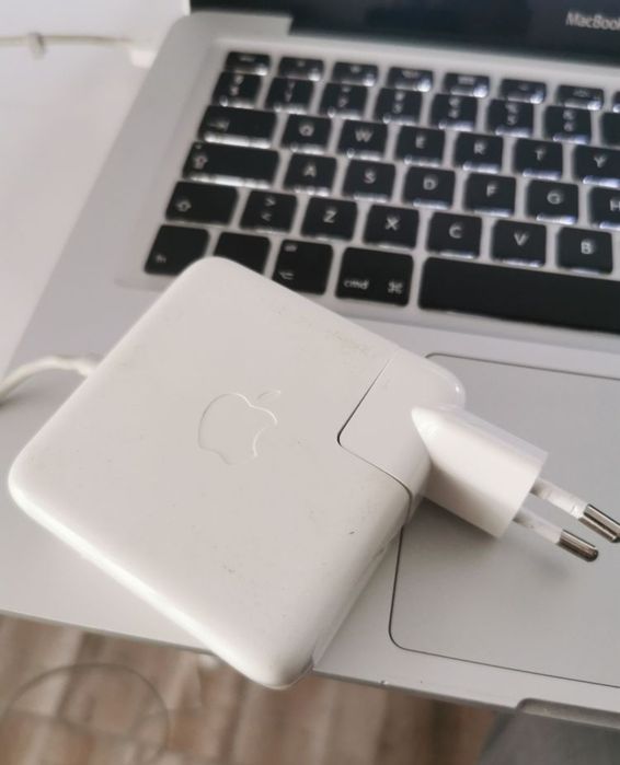 Macbook Pro 2012  i5  6 GB ram 500 GB Hdd
