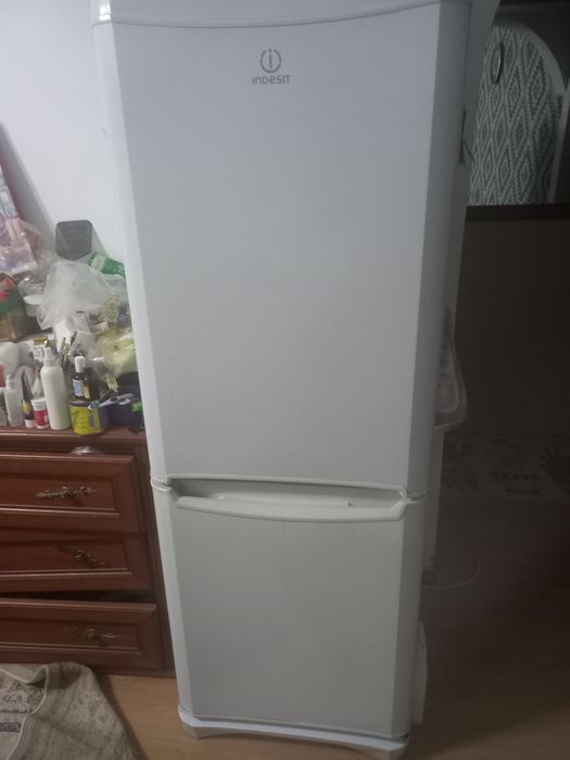 Холодильник indezit