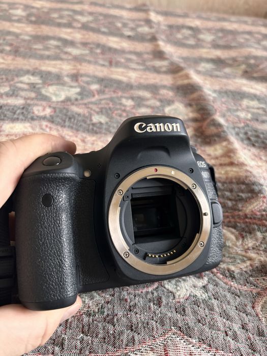 Canon eos 80D на гарантии