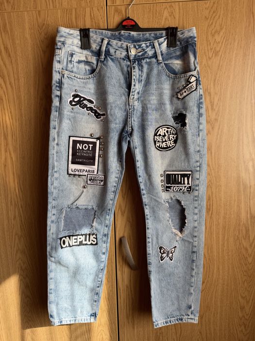 Дънки с различни елементи