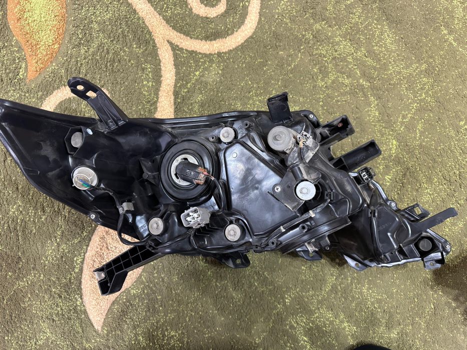 Продам фары на 155 прада