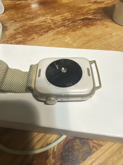 Продам Apple watch se