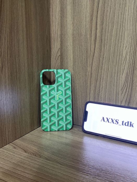 Продаю чехлы Goyard