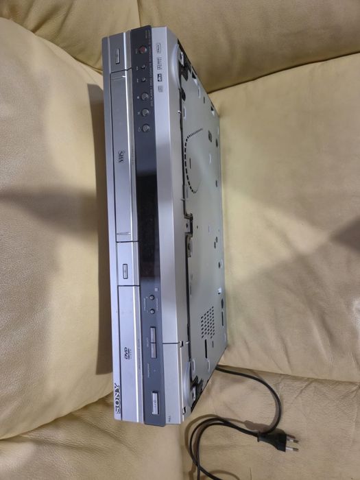 Видеомагнитофон Sony SLV-D990P DVD/VHS Combo