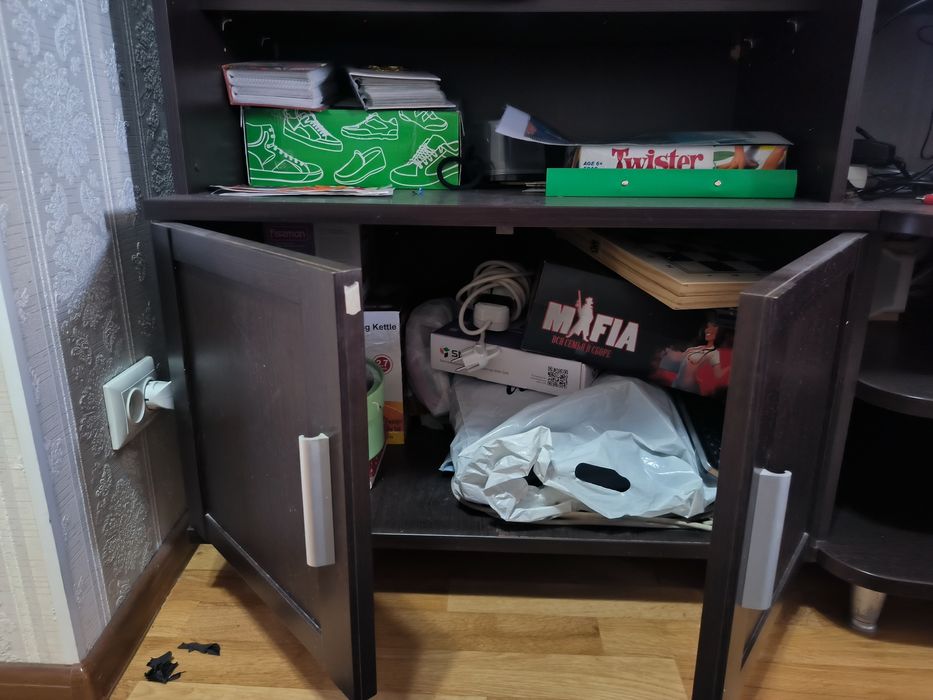 Горка темное дерево