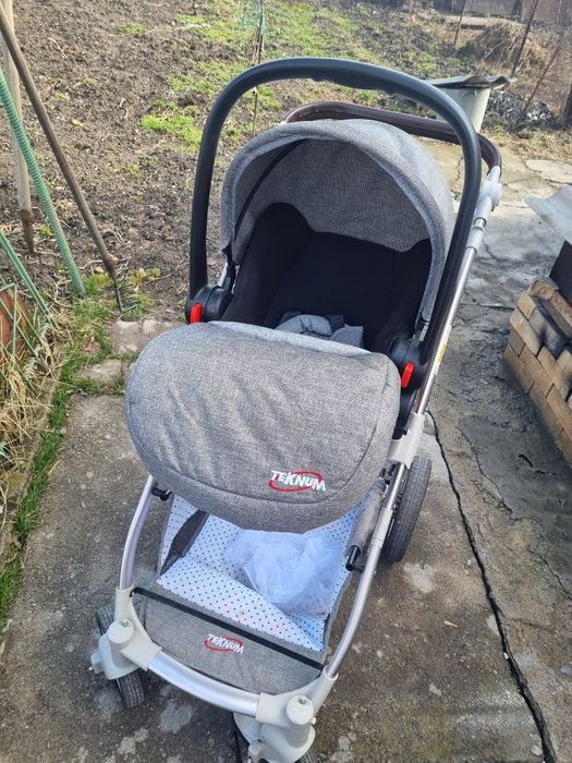Продам коляску Teknum